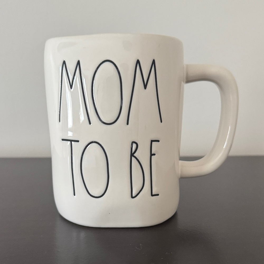 Rae Dunn Artisan Collection Ceramic "Mom To Be" Mug EUC